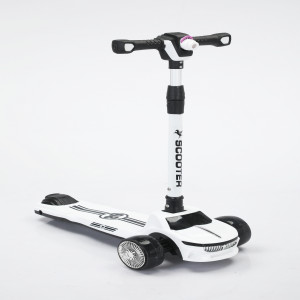 7841 - MONOPATÍN PLEGABLE  CON PROYECTOR BLANCO