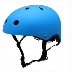 PA16  - CASCO PROTECTOR PARA PATINAR CELESTE